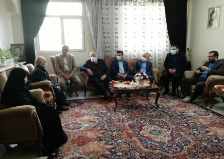 دیدار دادستان عمومی و انقلاب شهرستان ری با خانواده شهید محمد کوشمقانی