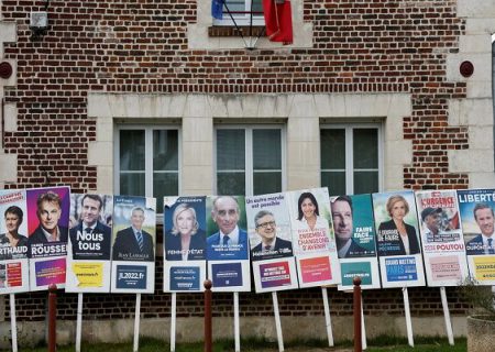 فرانسه شاهد برگزاری دور نخست انتخابات ریاست جمهوری ۲۰۲۲ است