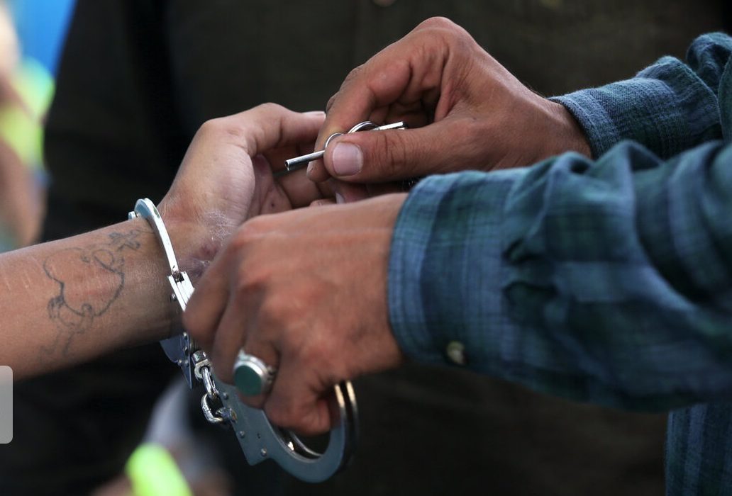 متهم متواری حامل سلاح غیر مجاز در شهریار دستگیر شد